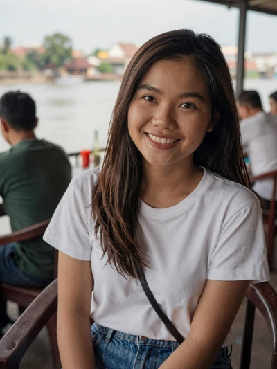 Young Laotian woman Dalaphone from Vientiane looking for committed relationship online